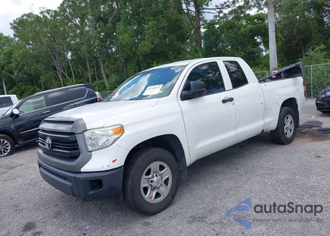 2015 Toyota Tundra Sr 4.6L V8 z USA, uszkodzony, nr VIN 5TFRM5F19FX090256